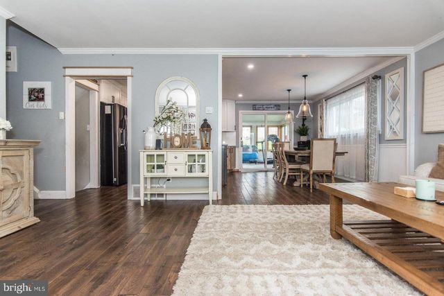 3278 OAK RD, Huntingdon Valley, PA 19006