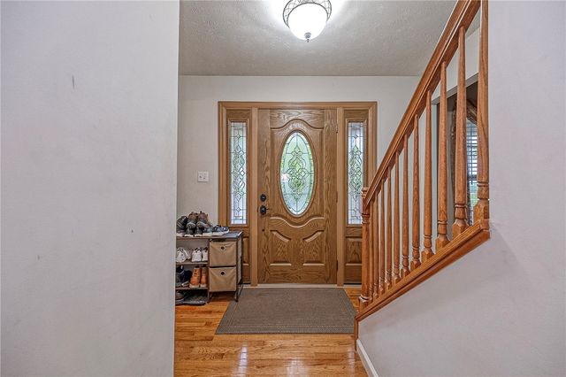 417 Farrington Dr, Seven Fields Boro, PA 16046