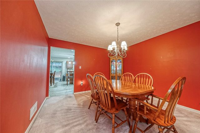 417 Farrington Dr, Seven Fields Boro, PA 16046