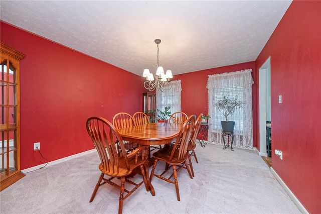 417 Farrington Dr, Seven Fields Boro, PA 16046