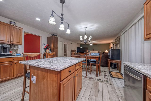 417 Farrington Dr, Seven Fields Boro, PA 16046