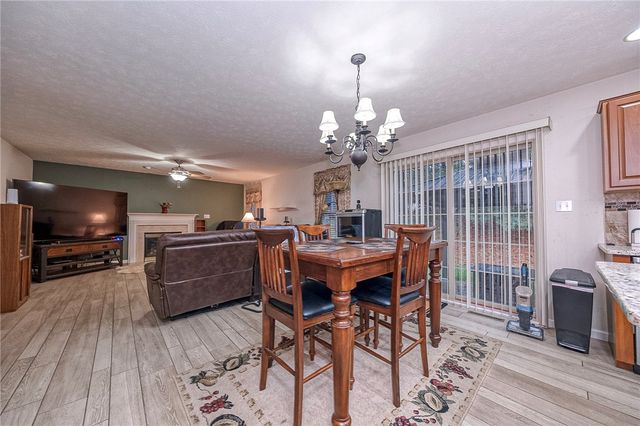 417 Farrington Dr, Seven Fields Boro, PA 16046