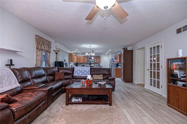 417 Farrington Dr, Seven Fields Boro, PA 16046
