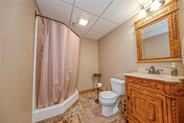 417 Farrington Dr, Seven Fields Boro, PA 16046