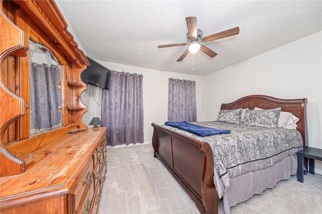 417 Farrington Dr, Seven Fields Boro, PA 16046