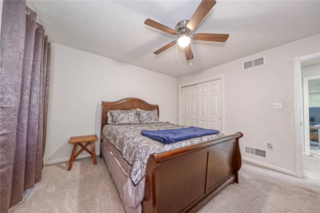 417 Farrington Dr, Seven Fields Boro, PA 16046
