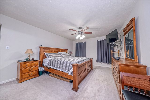 417 Farrington Dr, Seven Fields Boro, PA 16046