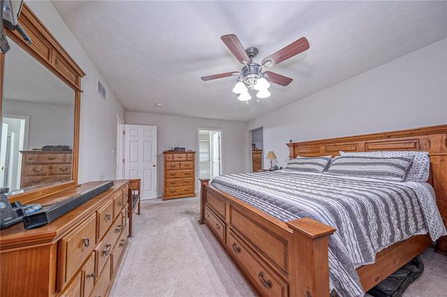 417 Farrington Dr, Seven Fields Boro, PA 16046