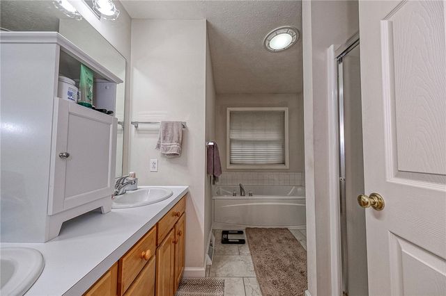 417 Farrington Dr, Seven Fields Boro, PA 16046