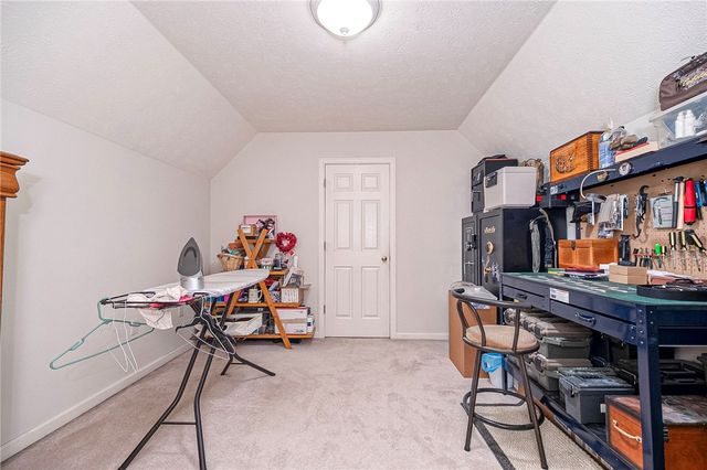 417 Farrington Dr, Seven Fields Boro, PA 16046