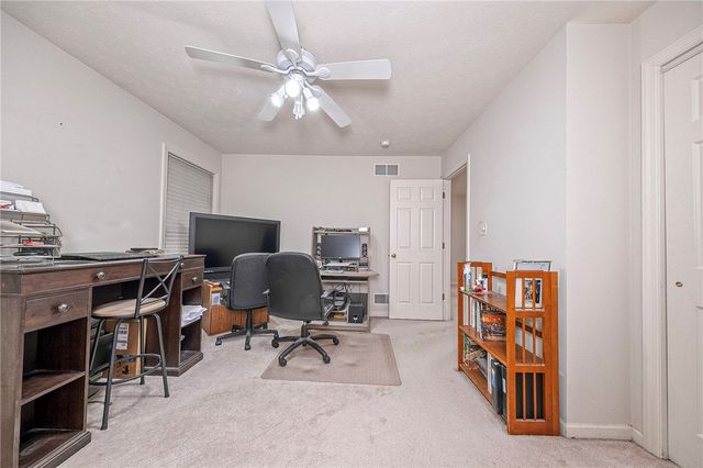 417 Farrington Dr, Seven Fields Boro, PA 16046