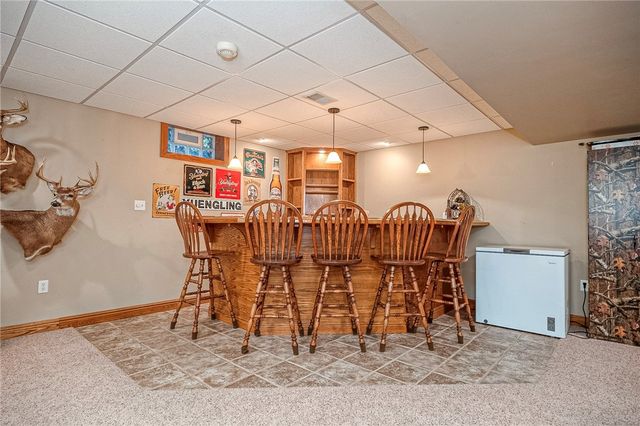 417 Farrington Dr, Seven Fields Boro, PA 16046
