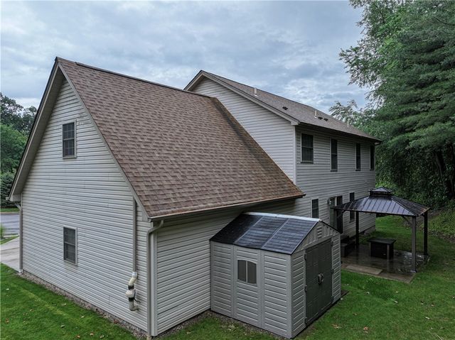 417 Farrington Dr, Seven Fields Boro, PA 16046