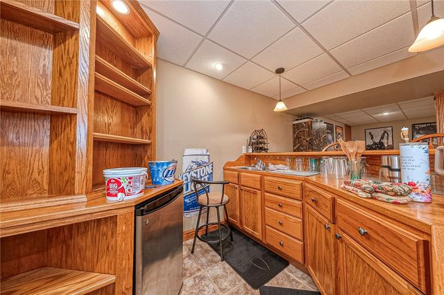 417 Farrington Dr, Seven Fields Boro, PA 16046