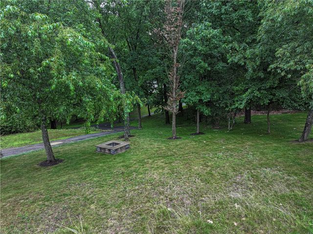 417 Farrington Dr, Seven Fields Boro, PA 16046