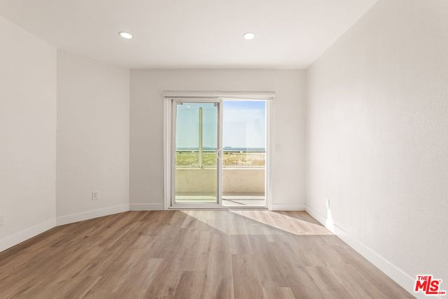 25 15th Place 101, Long Beach, CA 90802