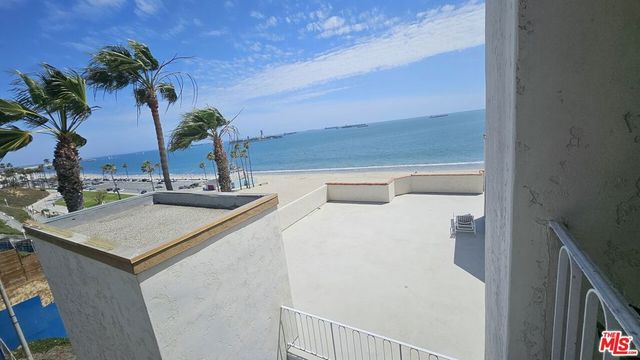 25 15th Place 101, Long Beach, CA 90802