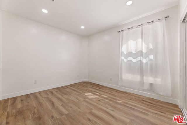 25 15th Place 101, Long Beach, CA 90802