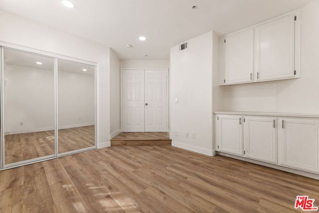 25 15th Place 101, Long Beach, CA 90802