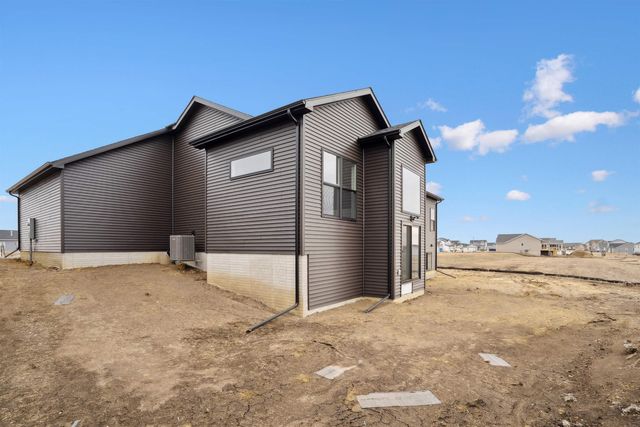 2826 Autumn Woods Drive, Cedar Falls, IA 50613