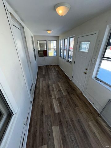 22 W Tennessee Street, Evansville, IN 47710