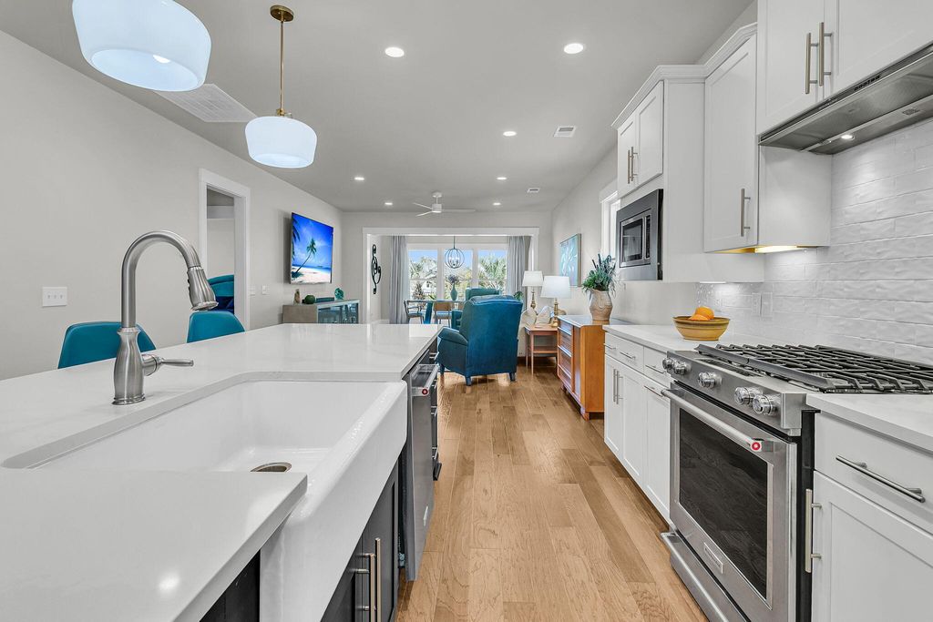 Image 13 of property listing at 108 Cardinal Cove Lane, Summerville, SC 29486