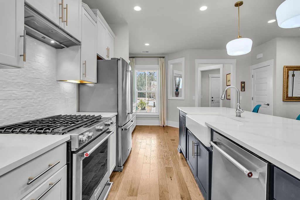 Image 15 of property listing at 108 Cardinal Cove Lane, Summerville, SC 29486