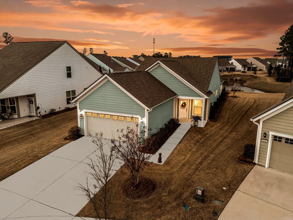 Image 4 of property listing at 108 Cardinal Cove Lane, Summerville, SC 29486