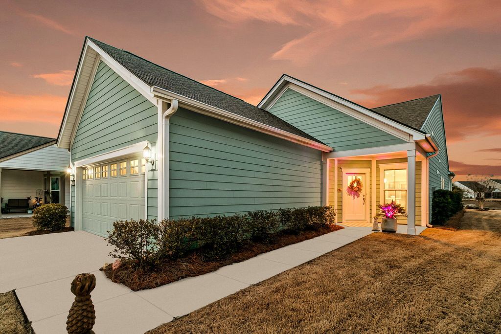 Image 5 of property listing at 108 Cardinal Cove Lane, Summerville, SC 29486