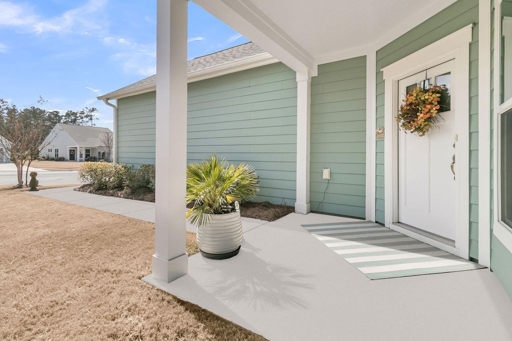 Image 8 of property listing at 108 Cardinal Cove Lane, Summerville, SC 29486