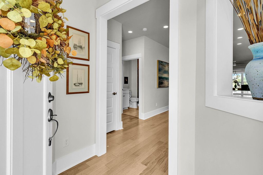 Image 9 of property listing at 108 Cardinal Cove Lane, Summerville, SC 29486