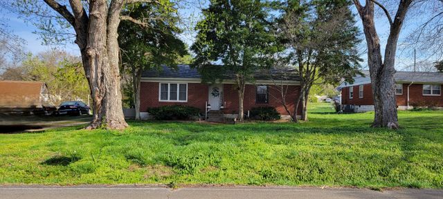 110 Old Pond Ln, Dickson, TN 37055