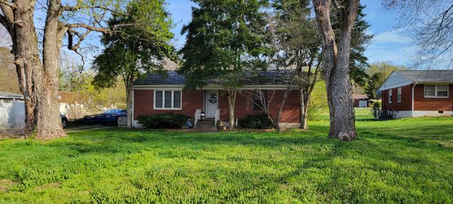 110 Old Pond Ln, Dickson, TN 37055