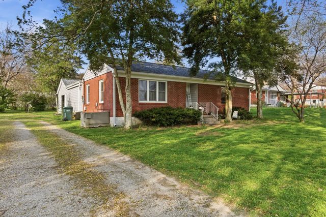 110 Old Pond Ln, Dickson, TN 37055