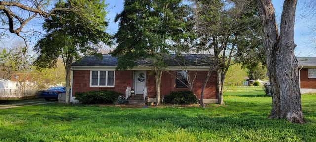 110 Old Pond Ln, Dickson, TN 37055