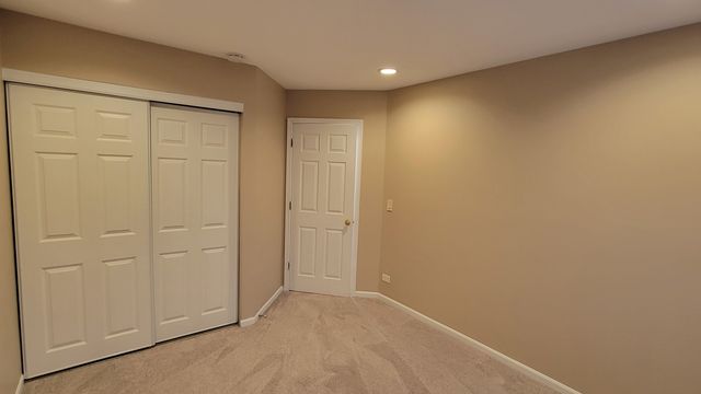 2765 S Cedar Glen Drive, Arlington Heights, IL 60005