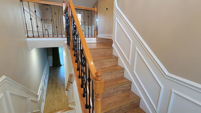 2765 S Cedar Glen Drive, Arlington Heights, IL 60005