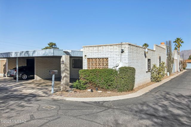 4331 E Hampton Circle S, Tucson, AZ 85712