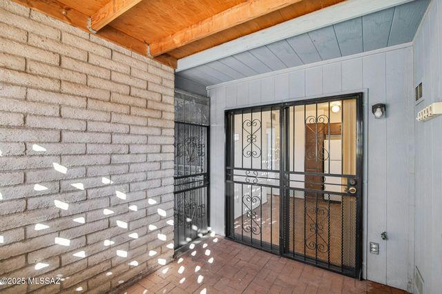 4331 E Hampton Circle S, Tucson, AZ 85712