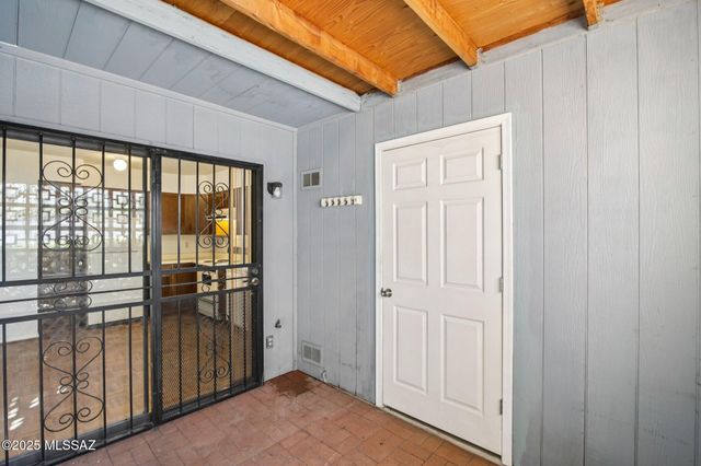 4331 E Hampton Circle S, Tucson, AZ 85712