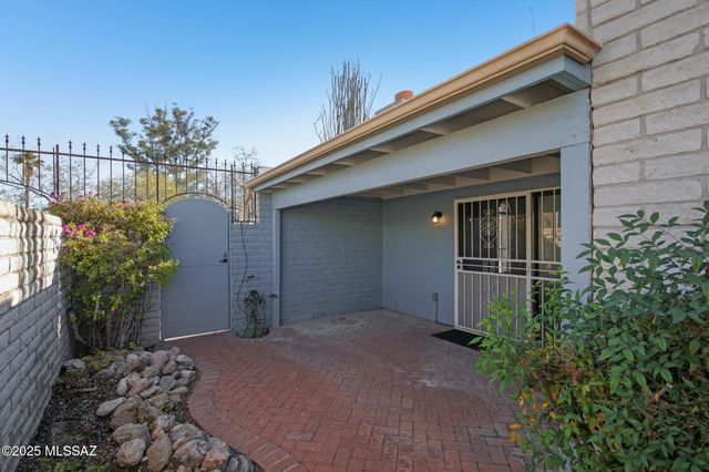 4331 E Hampton Circle S, Tucson, AZ 85712