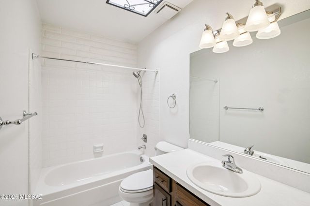 4331 E Hampton Circle S, Tucson, AZ 85712