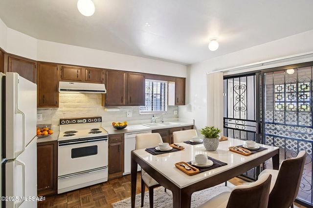 4331 E Hampton Circle S, Tucson, AZ 85712