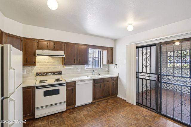 4331 E Hampton Circle S, Tucson, AZ 85712