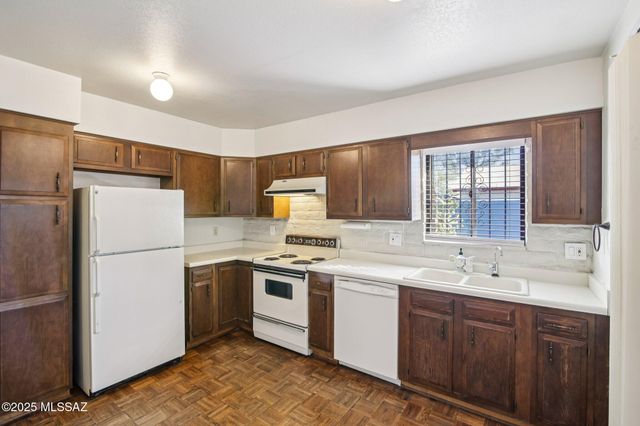 4331 E Hampton Circle S, Tucson, AZ 85712