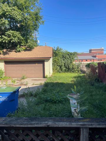 7599 Paige Avenue, Warren, MI 48091