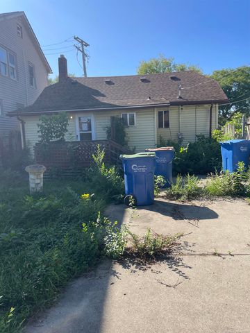 7599 Paige Avenue, Warren, MI 48091
