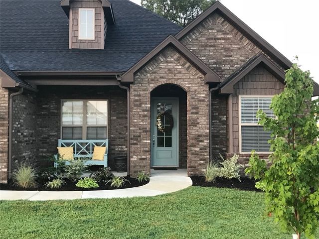 1307 Valle Lane, Springdale, AR 72762