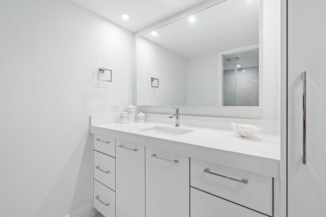 5080 N Ocean Drive 12b, Singer Island, FL 33404