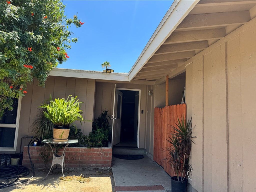 5610 Ensenada Way, Riverside, CA 92504